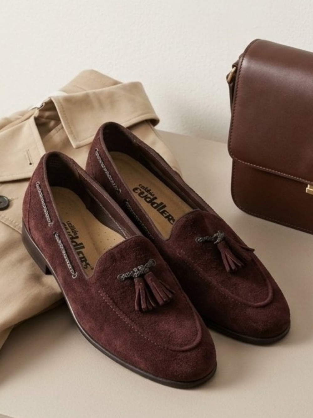 Cobbie Cuddlers Womens Brown Suede Tassel Slip-On Loafer Flats Round Toe 8.5